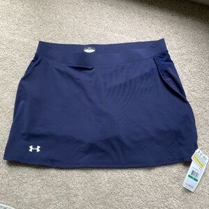 New Under Armour heat gear skort.  Navy blue